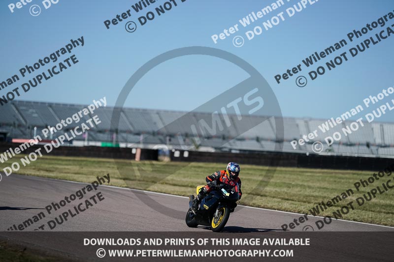 Rockingham no limits trackday;enduro digital images;event digital images;eventdigitalimages;no limits trackdays;peter wileman photography;racing digital images;rockingham raceway northamptonshire;rockingham trackday photographs;trackday digital images;trackday photos